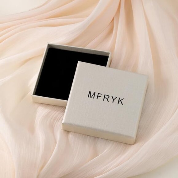 Elegant 14K Gold Layered Necklace for Women - Pearl Disc and Heart Charms - Picture 7 of 7